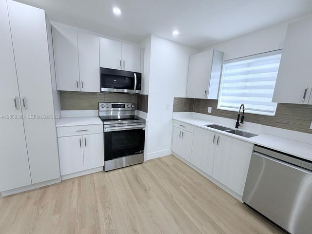 4130 NW 11th Avenue, Oakland Park, FL 33309