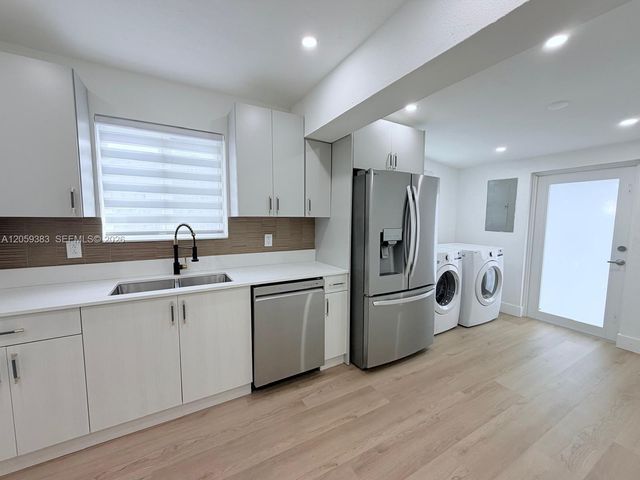 4130 NW 11th Avenue, Oakland Park, FL 33309