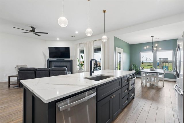 5738 Tadpole Dr, Elgin, OK 73538
