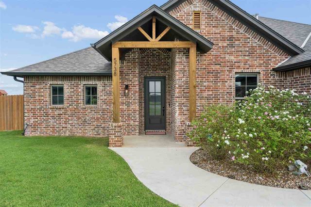5738 Tadpole Dr, Elgin, OK 73538
