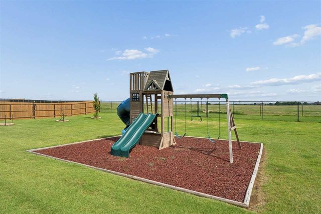 5738 Tadpole Dr, Elgin, OK 73538