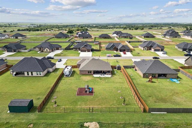 5738 Tadpole Dr, Elgin, OK 73538