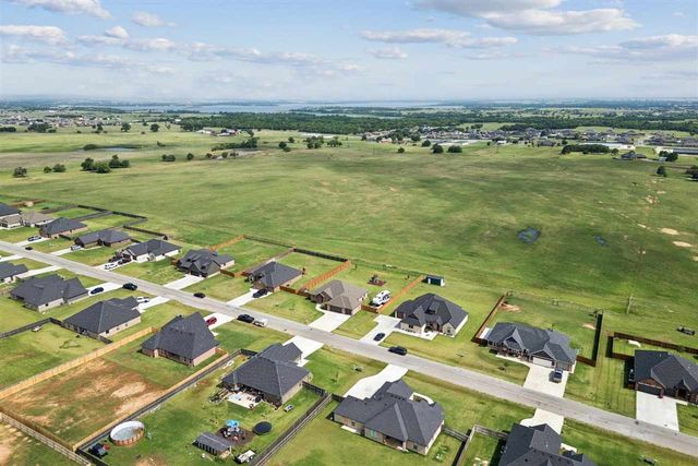 5738 Tadpole Dr, Elgin, OK 73538