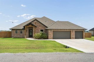 5738 Tadpole Dr, Elgin, OK 73538