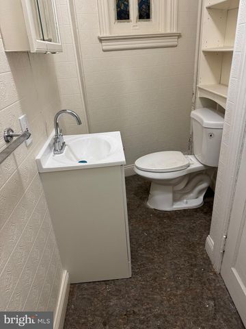 978 S BROAD ST, Trenton, NJ 08611