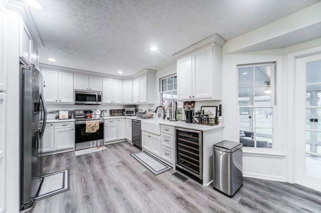 416 Wadebrook Dr, Gallatin, TN 37066