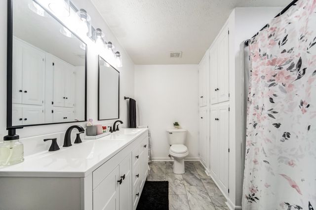 416 Wadebrook Dr, Gallatin, TN 37066