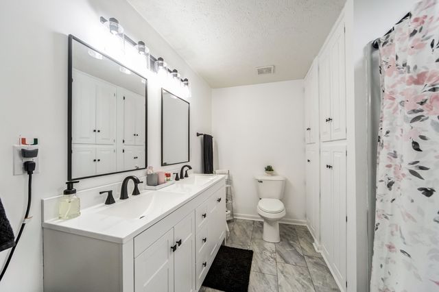 416 Wadebrook Dr, Gallatin, TN 37066