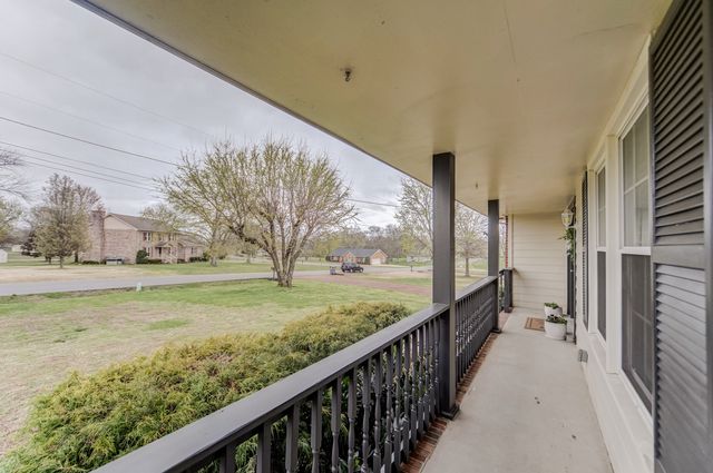 416 Wadebrook Dr, Gallatin, TN 37066