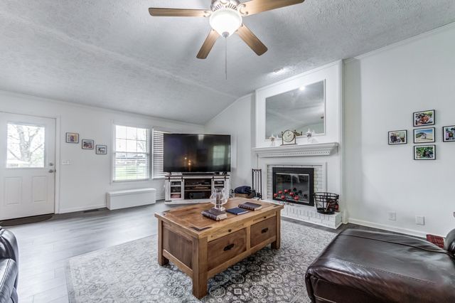 416 Wadebrook Dr, Gallatin, TN 37066