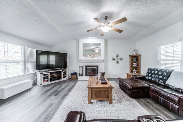 416 Wadebrook Dr, Gallatin, TN 37066