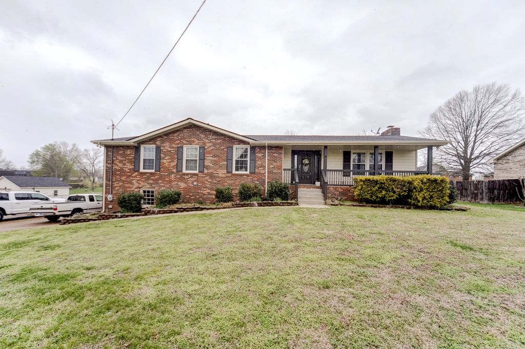 416 Wadebrook Dr, Gallatin, TN 37066