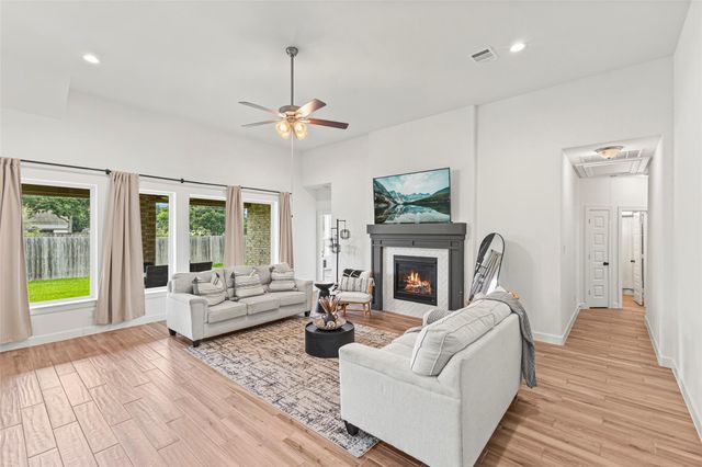 7823 Leighton Trail, Pasadena, TX 77505