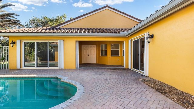 19820 SW 7th Place, Pembroke Pines, FL 33029