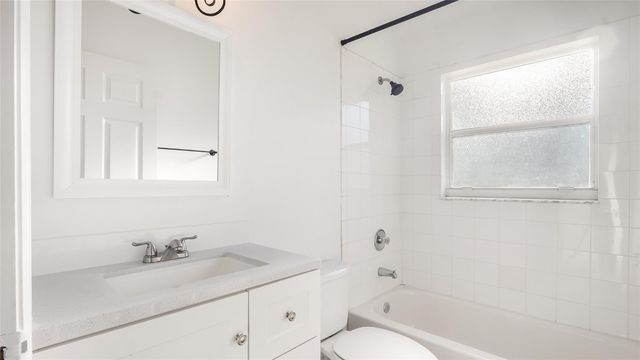 19820 SW 7th Place, Pembroke Pines, FL 33029