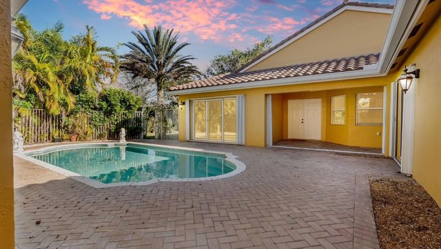 19820 SW 7th Place, Pembroke Pines, FL 33029