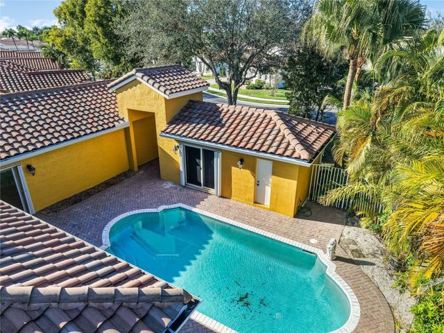 19820 SW 7th Place, Pembroke Pines, FL 33029