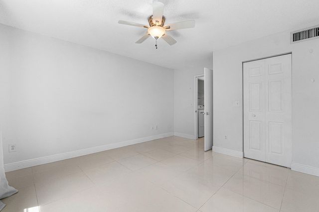 131 Yacht Club Way 307, Hypoluxo, FL 33462