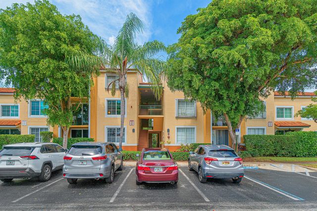 131 Yacht Club Way 307, Hypoluxo, FL 33462