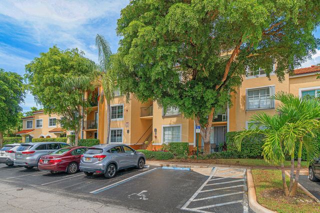 131 Yacht Club Way 307, Hypoluxo, FL 33462