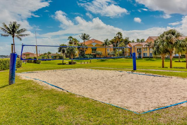 131 Yacht Club Way 307, Hypoluxo, FL 33462