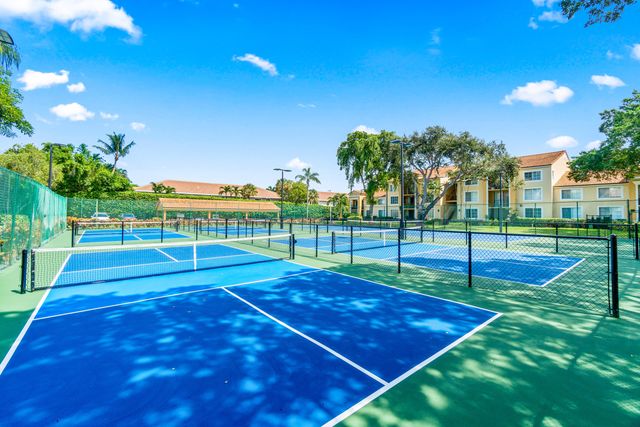 131 Yacht Club Way 307, Hypoluxo, FL 33462