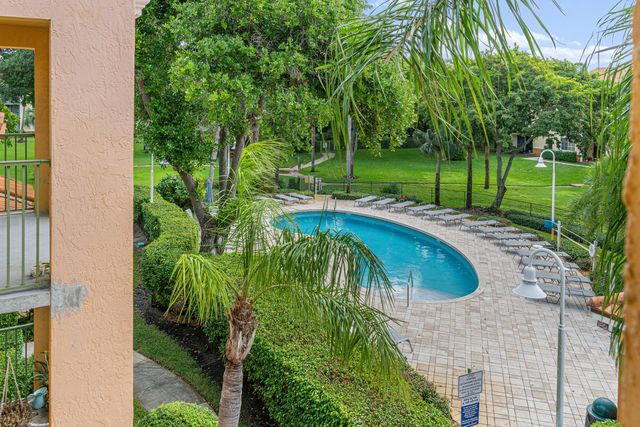 131 Yacht Club Way 307, Hypoluxo, FL 33462