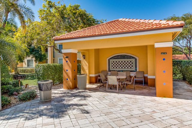 131 Yacht Club Way 307, Hypoluxo, FL 33462
