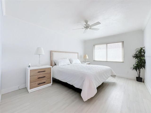 1715 PELICAN COVE ROAD GL339, Sarasota, FL 34231