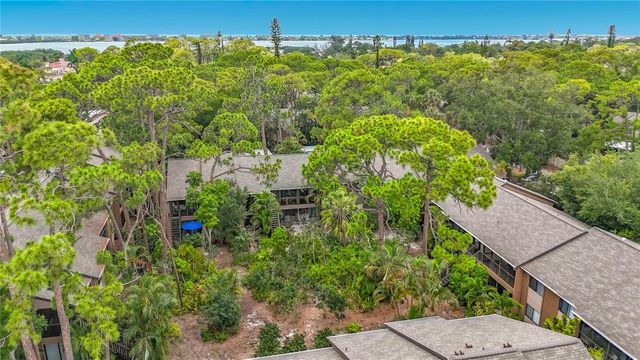 1715 PELICAN COVE ROAD GL339, Sarasota, FL 34231
