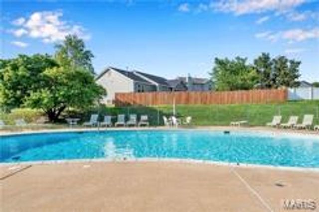 1430 Summergate Parkway J, St Charles, MO 63303