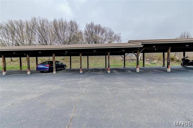 1430 Summergate Parkway J, St Charles, MO 63303
