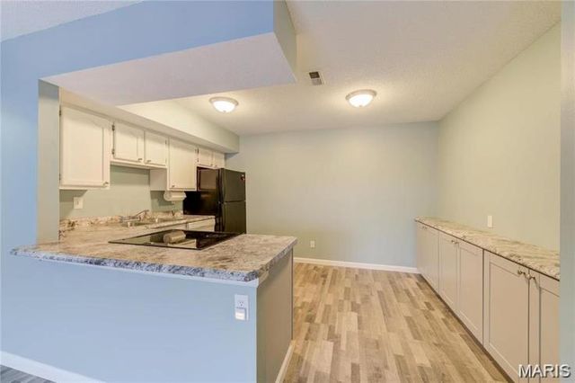 1430 Summergate Parkway J, St Charles, MO 63303