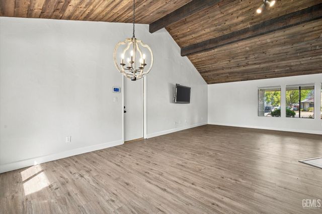 6717 Noah Avenue, Bakersfield, CA 93308