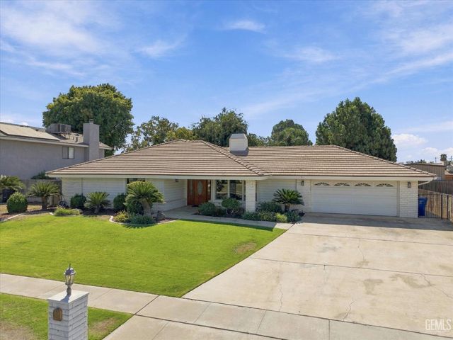 6717 Noah Avenue, Bakersfield, CA 93308
