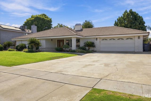 6717 Noah Avenue, Bakersfield, CA 93308