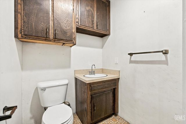 6717 Noah Avenue, Bakersfield, CA 93308