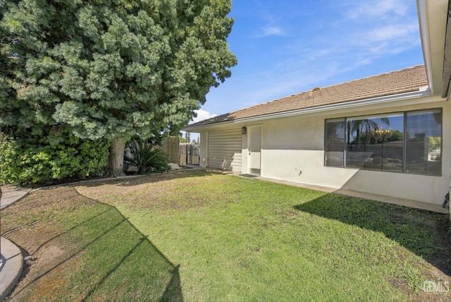 6717 Noah Avenue, Bakersfield, CA 93308
