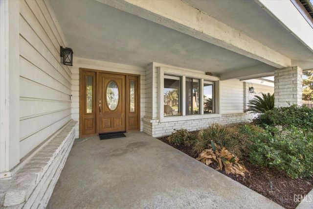 6717 Noah Avenue, Bakersfield, CA 93308