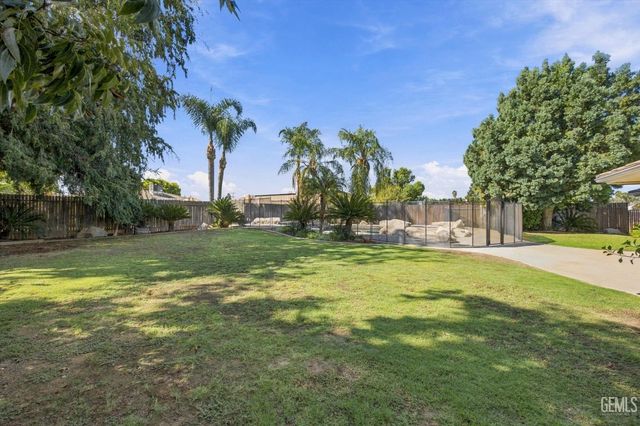 6717 Noah Avenue, Bakersfield, CA 93308