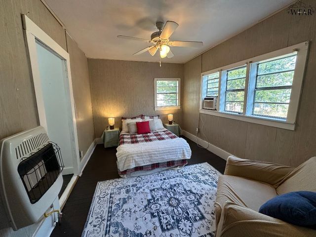 818 N ELECTRA STREET, Electra, TX 76360