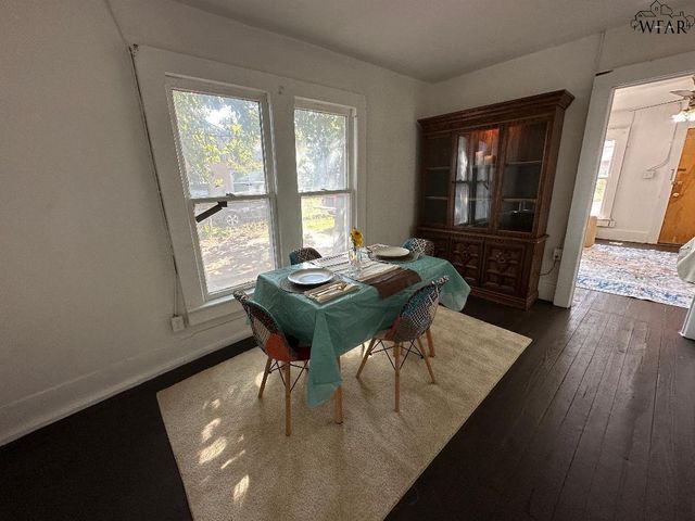 818 N ELECTRA STREET, Electra, TX 76360