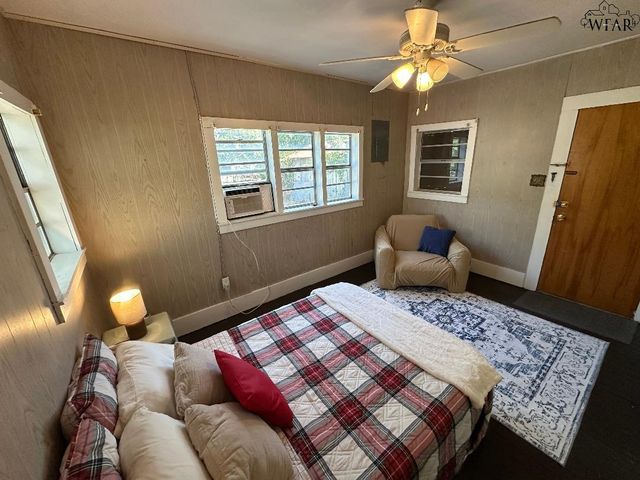 818 N ELECTRA STREET, Electra, TX 76360