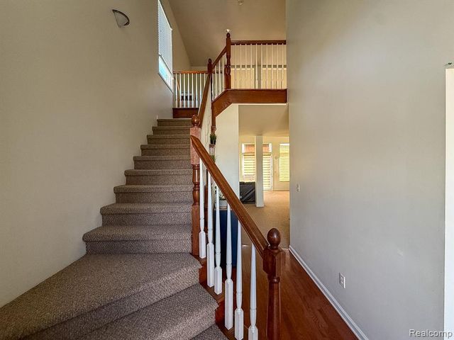 1038 Lorenzo Court, Troy, MI 48085