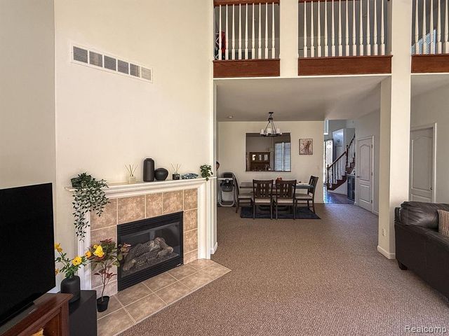 1038 Lorenzo Court, Troy, MI 48085