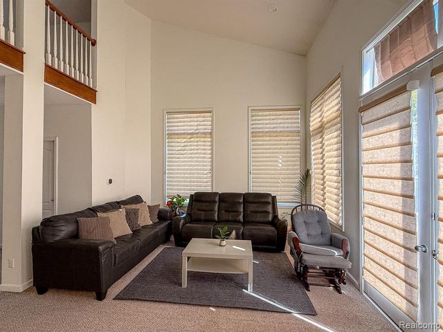 1038 Lorenzo Court, Troy, MI 48085
