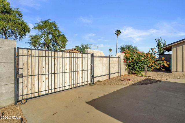 3526 E ANDERSON Drive, Phoenix, AZ 85032