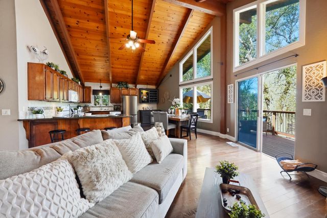 17849 Minnow Way, Penn Valley, CA 95946