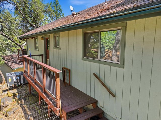 17849 Minnow Way, Penn Valley, CA 95946