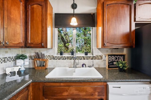 17849 Minnow Way, Penn Valley, CA 95946